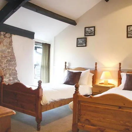 Boot & Shoe 3* Greystoke