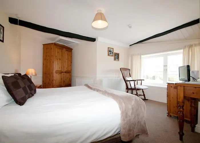 Boot & Shoe بيت ريفي