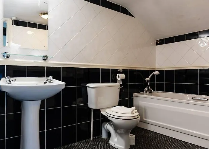 Boot & Shoe بيت ريفي Greystoke